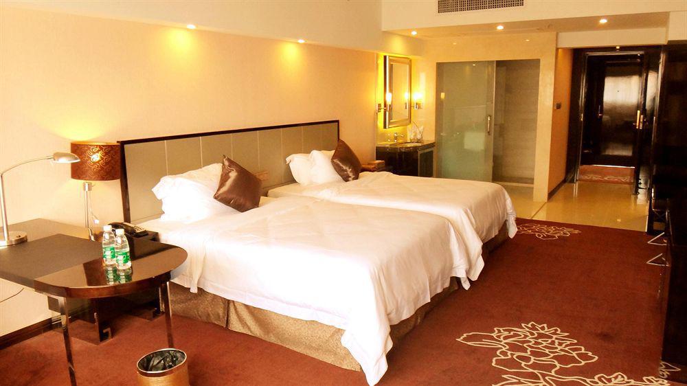 Clayton Hotel-Near Pazhou Exhibition Center Гуанджоу Екстериор снимка