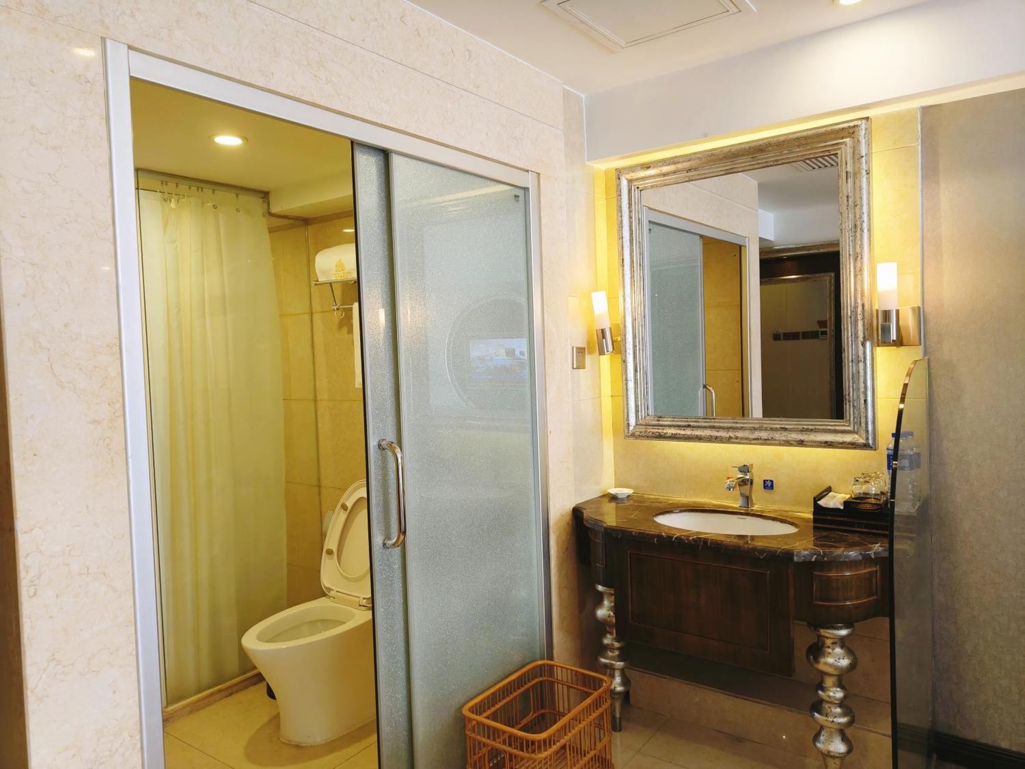 Clayton Hotel-Near Pazhou Exhibition Center Гуанджоу Екстериор снимка