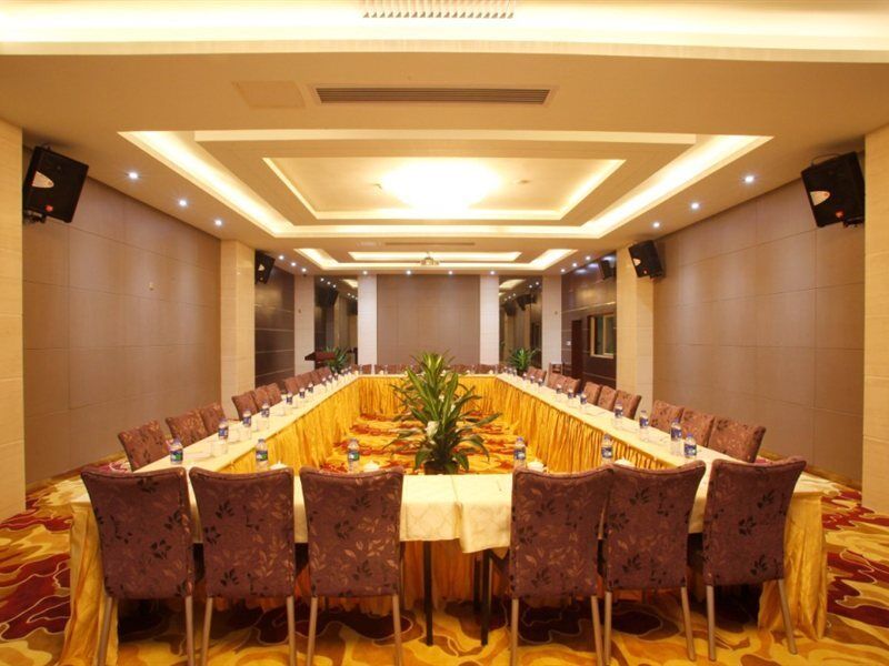 Clayton Hotel-Near Pazhou Exhibition Center Гуанджоу Екстериор снимка
